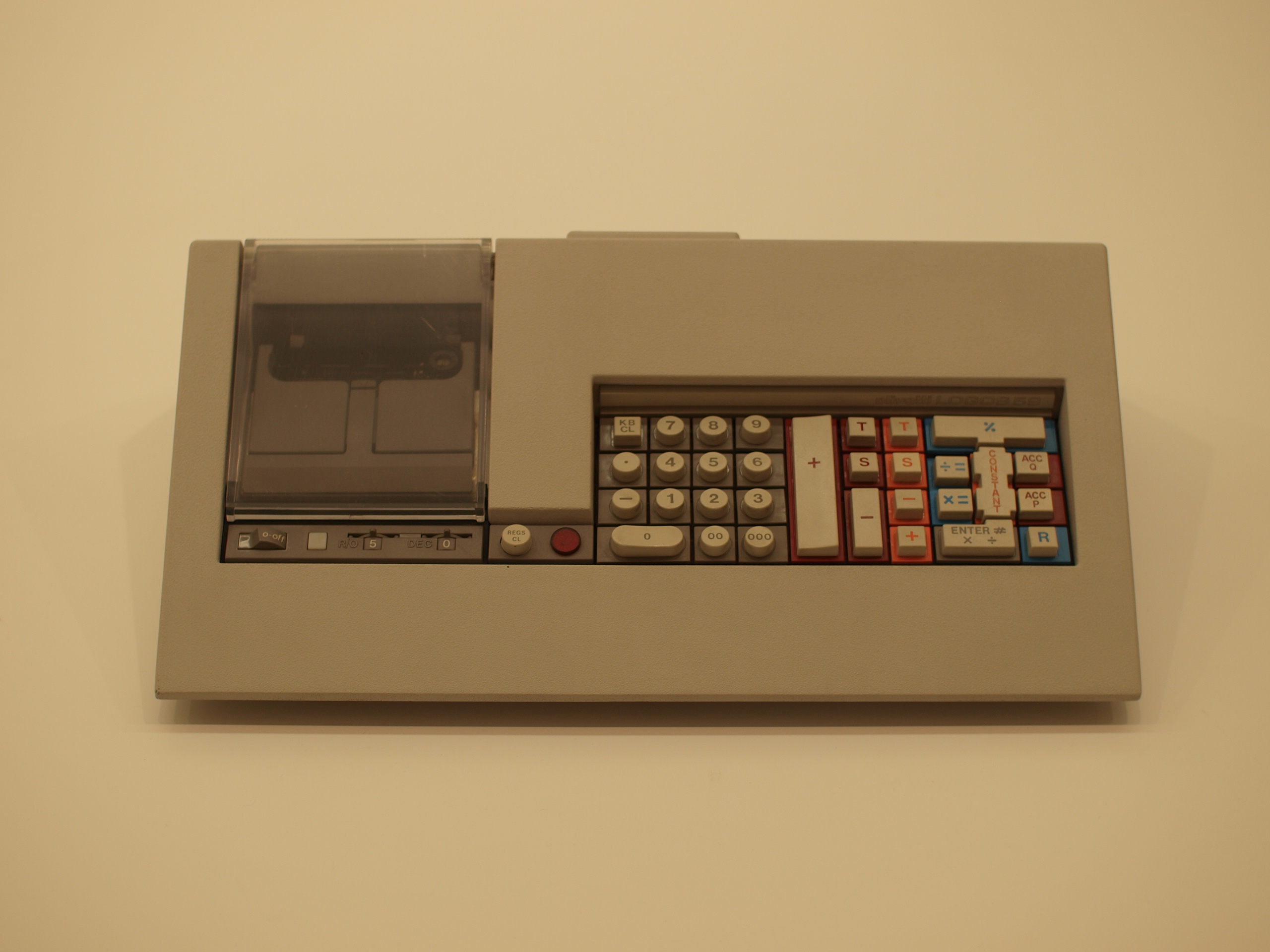 Machine à calculer Logos 59 - Centre Pompidou